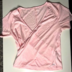 A bundle of gap fit tops, size extra small and small